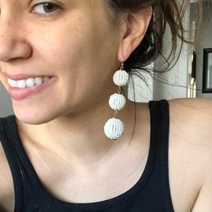💎 [New York & Co] White Beaded Sphere Earrings